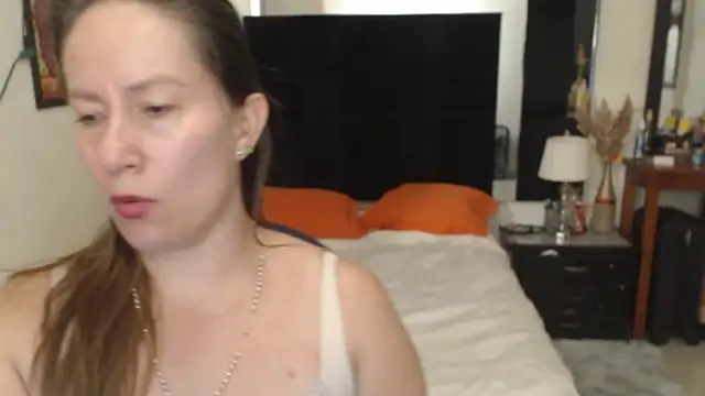 Snapshot of CATRINA-83 chatting on 11/06/25, 05:25 CATRINA-83 online show from 11/06/25, 05:25