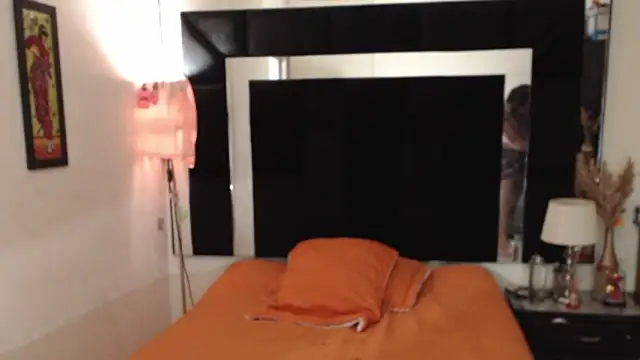 Snapshot of CATRINA-83 chatting on 11/08/25, 05:23 CATRINA-83 online show from 11/08/25, 05:23