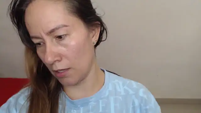 Snapshot of CATRINA-83 chatting on 12/14/25, 01:55 CATRINA-83 online show from 12/14/25, 01:55