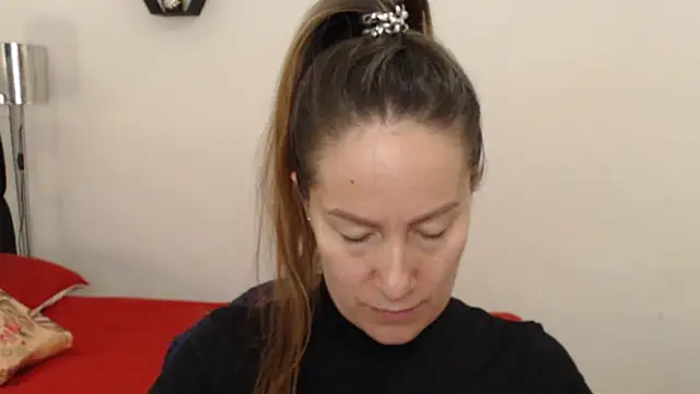 Snapshot of CATRINA-83 chatting on 12/20/25, 05:20 CATRINA-83 online show from 12/20/25, 05:20