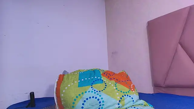 Snapshot of arl_chloee chatting on 10/31/25, 03:07 arl chloee online show from 10/31/25, 03:07