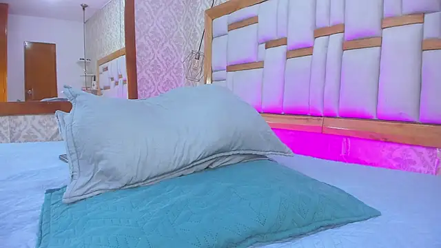 Snapshot of arl_chloee chatting on 11/13/25, 03:27 arl chloee online show from 11/13/25, 03:27