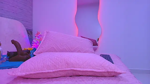 Snapshot of arl_chloee chatting on 11/25/25, 03:06 arl chloee online show from 11/25/25, 03:06