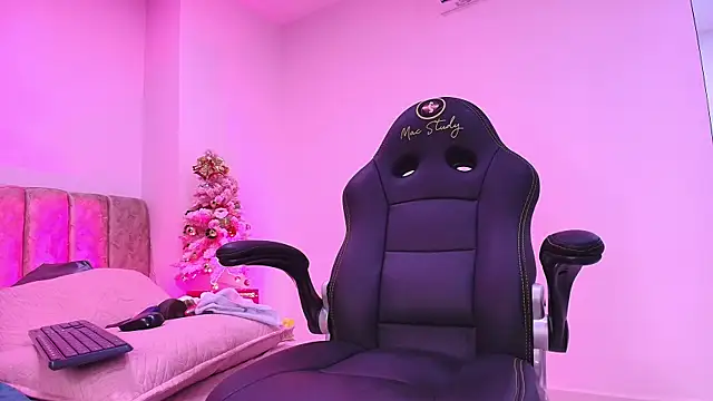 arl chloee online show from 12/23/25, 03:04