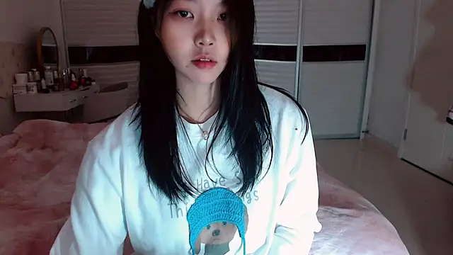 -Lucky Girl online show from 12/14/25, 02:39