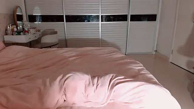 -Lucky Girl online show from 02/17/26, 01:40