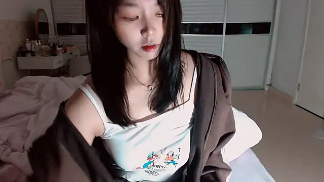 Snapshot of -Lucky_Girl chatting on 03/04/26, 12:22 -Lucky Girl online show from 03/04/26, 12:22