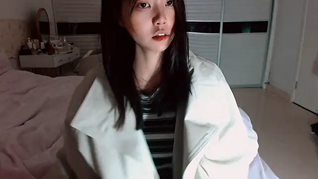 Snapshot of -Lucky_Girl chatting on 03/08/26, 12:08 -Lucky Girl online show from 03/08/26, 12:08