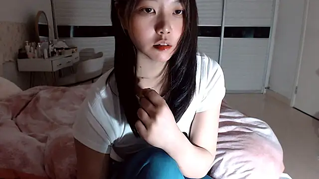 Snapshot of -Lucky_Girl chatting on 03/15/26, 12:22 -Lucky Girl online show from 03/15/26, 12:22