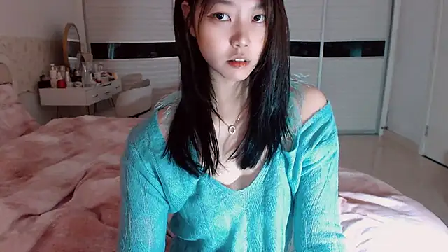 Snapshot of -Lucky_Girl chatting on 03/22/26, 02:04 -Lucky Girl online show from 03/22/26, 02:04