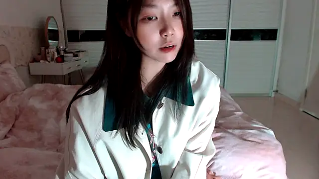 Snapshot of -Lucky_Girl chatting on 04/05/26, 02:42 -Lucky Girl online show from 04/05/26, 02:42