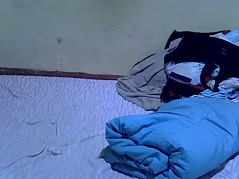 Snapshot of Medilina_01 chatting on 10/19/25, 04:07 Medilina 01 online show from 10/19/25, 04:07