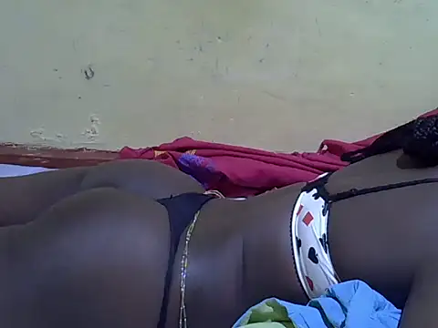 Snapshot of Medilina_01 chatting on 11/17/25, 11:27 Medilina 01 online show from 11/17/25, 11:27