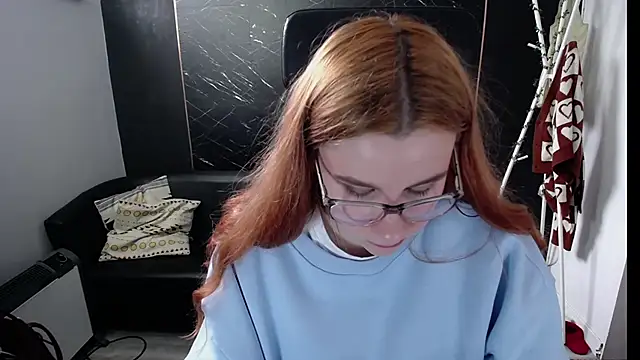 littleviki7 online show from 03/11/25, 11:44