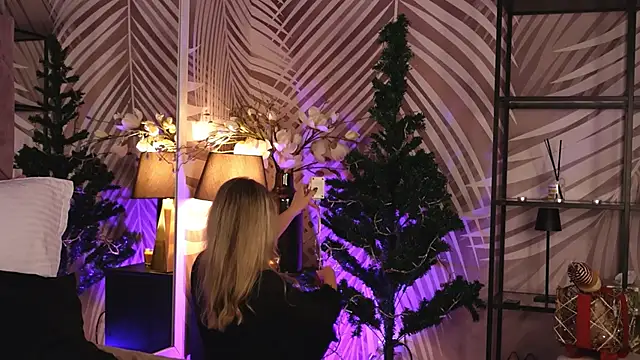 KatyaBelle online show from 12/04/25, 08:50