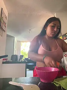 emmyjhonson07 online show from 12/15/24, 01:43