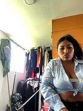 emmyjhonson07 online show from 12/01/25, 04:23