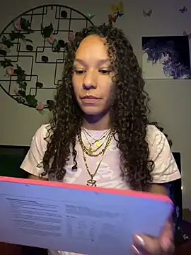 Snapshot of _Neeka_ chatting on 06/21/26, 03:31 Neeka online show from 06/21/26, 03:31