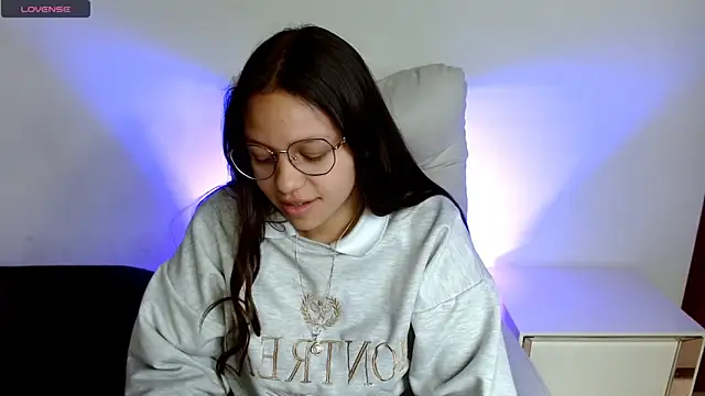 SamanthaRoldaan online show from 03/18/25, 07:42