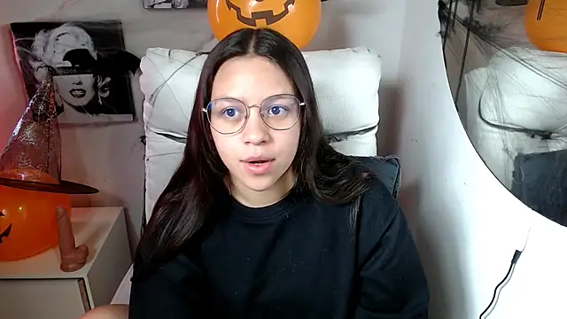 SamanthaRoldaan online show from 10/15/25, 03:23