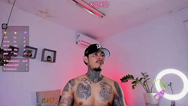 Snapshot of JordanSmiith_ chatting on 01/18/25, 12:02 JordanSmiith  online show from 01/18/25, 12:02