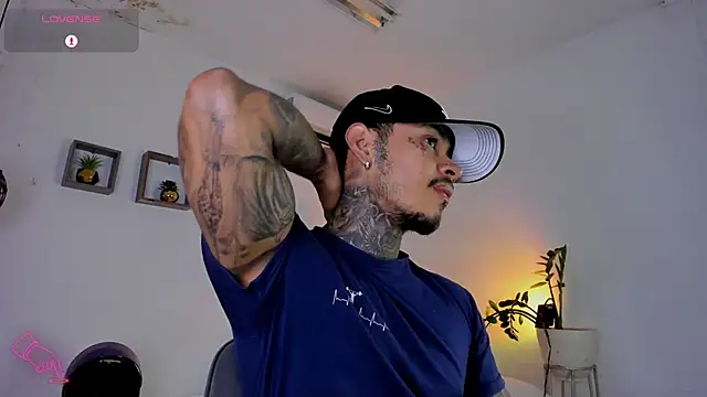 Snapshot of JordanSmiith_ chatting on 02/18/25, 08:14 JordanSmiith  online show from 02/18/25, 08:14