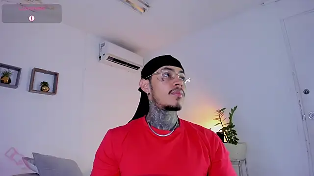 Snapshot of JordanSmiith_ chatting on 02/19/25, 08:41 JordanSmiith  online show from 02/19/25, 08:41