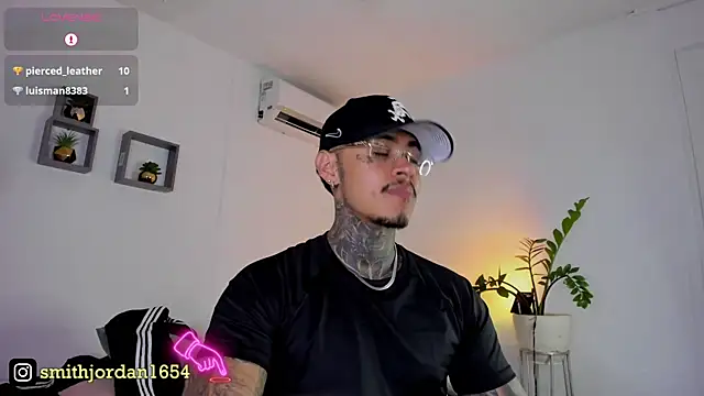 Snapshot of JordanSmiith_ chatting on 03/06/25, 12:32 JordanSmiith  online show from 03/06/25, 12:32