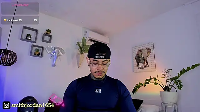 Snapshot of JordanSmiith_ chatting on 03/17/25, 11:54 JordanSmiith  online show from 03/17/25, 11:54