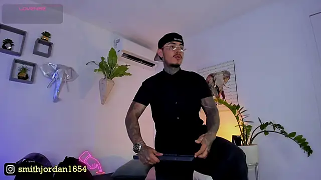 Snapshot of JordanSmiith_ chatting on 03/22/25, 08:37 JordanSmiith  online show from 03/22/25, 08:37