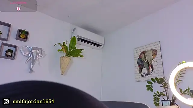 Snapshot of JordanSmiith_ chatting on 09/24/25, 08:45 JordanSmiith  online show from 09/24/25, 08:45