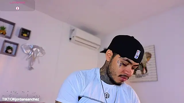 JordanSmiith  online show from 01/11/26, 04:23