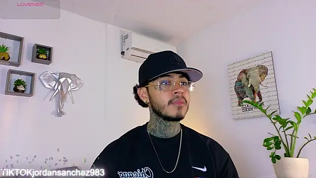 JordanSmiith  online show from 02/04/26, 09:20