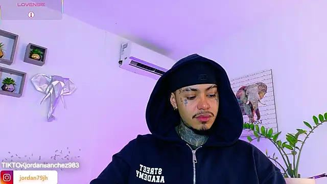 Snapshot of JordanSmiith_ chatting on 05/28/26, 08:39 JordanSmiith online show from 05/28/26, 08:39
