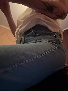 Snapshot of naughty_lucifer chatting on 03/14/25, 04:40 naughty lucifer online show from 03/14/25, 04:40