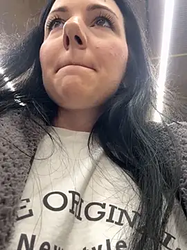 Snapshot of naughty_lucifer chatting on 11/12/25, 12:05 naughty lucifer online show from 11/12/25, 12:05