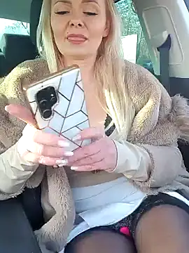 GjuliaX online show from 02/09/25, 09:05