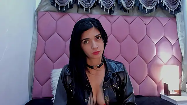 Snapshot of Linisprincehot69 chatting on 02/15/25, 12:59 Linisprincehot69 online show from 02/15/25, 12:59