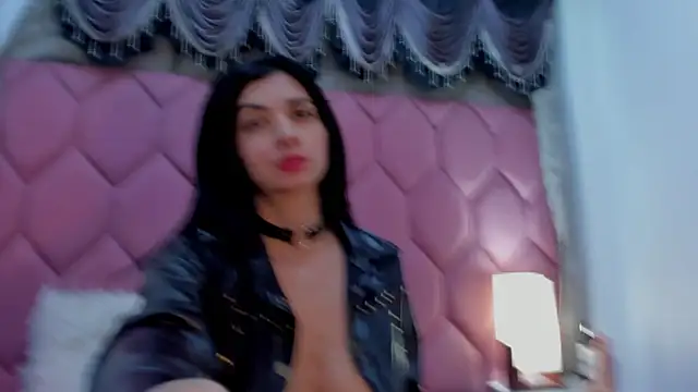 Snapshot of Linisprincehot69 chatting on 02/15/25, 05:09 Linisprincehot69 online show from 02/15/25, 05:09