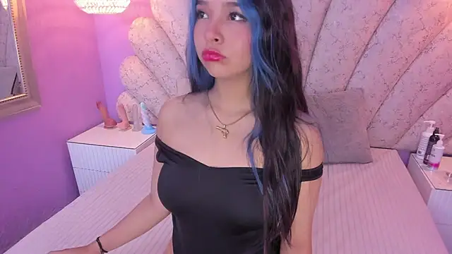 chloe watson  online show from 01/04/25, 08:37