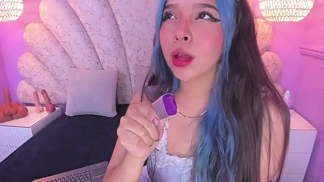 chloe watson  online show from 01/12/25, 10:43