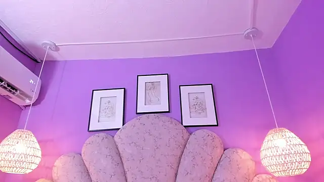 chloe watson  online show from 02/08/25, 11:34