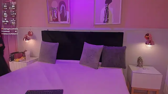 chloe watson  online show from 03/25/26, 08:04