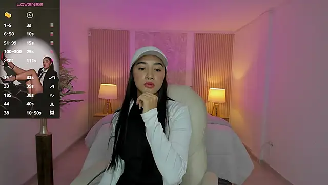 Snapshot of Antonella_Grayy chatting on 11/13/25, 10:58 Antonella Grayy online show from 11/13/25, 10:58