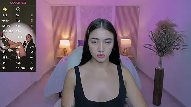 Snapshot of Antonella_Grayy chatting on 11/25/25, 10:59 Antonella Grayy online show from 11/25/25, 10:59