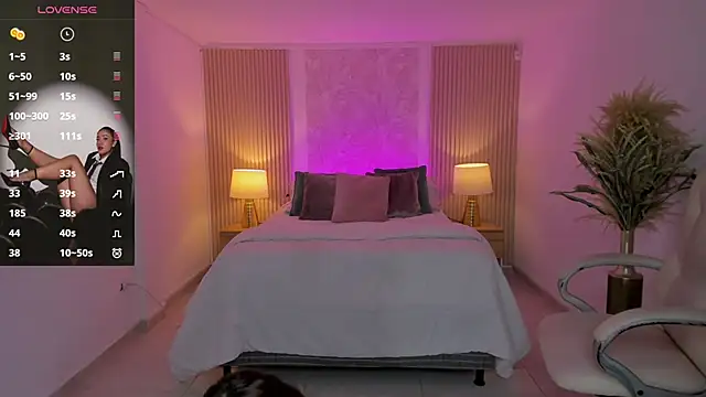 Snapshot of Antonella_Grayy chatting on 11/28/25, 11:02 Antonella Grayy online show from 11/28/25, 11:02