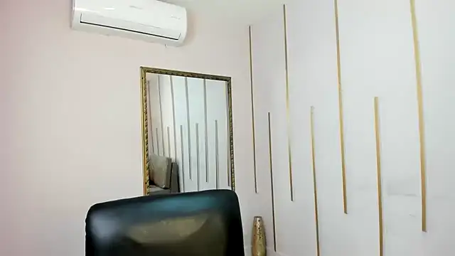 Nayariskaya online show from 10/12/25, 02:27