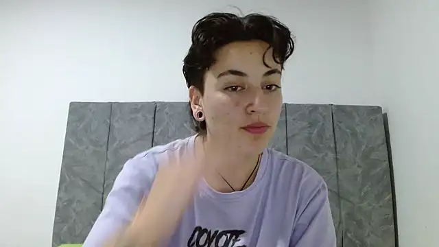 linda 33 online show from 09/15/25, 12:21