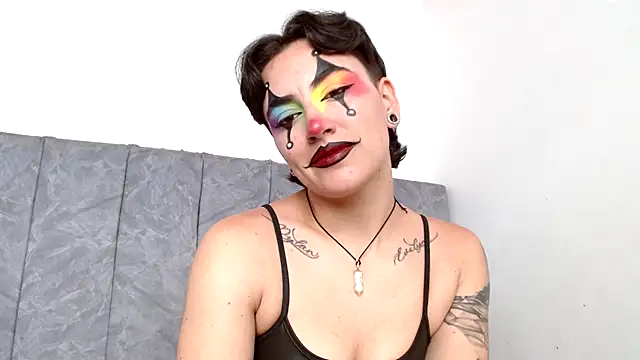 linda 33 online show from 10/07/25, 07:44