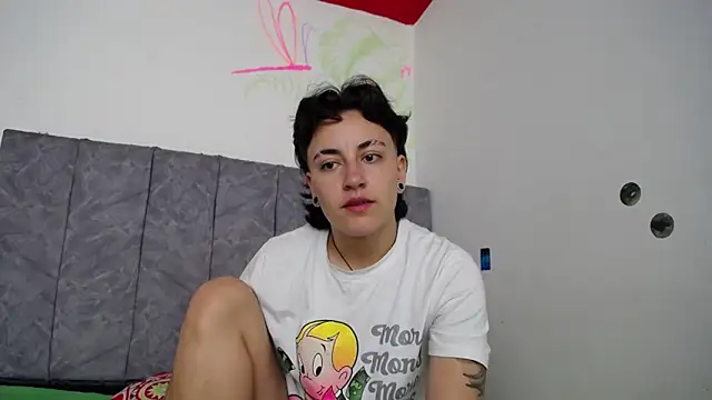 linda 33 online show from 11/30/25, 04:00